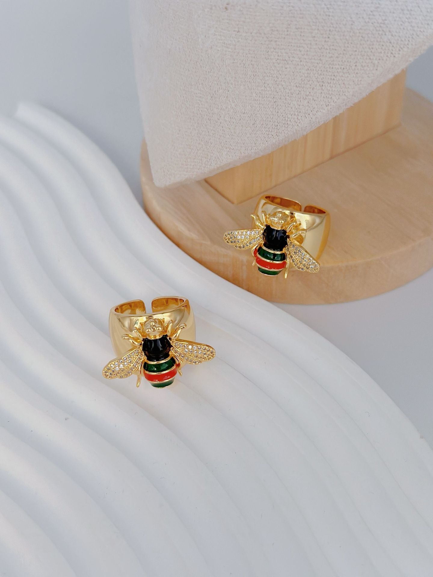 Bee Ring